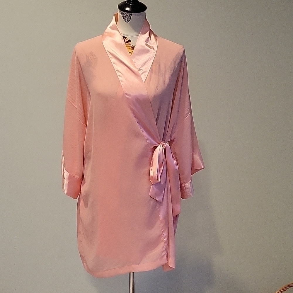 Victoria SECRET Coral Pink Satin Wrap Robe. Tag Says One Size. Great Condition.